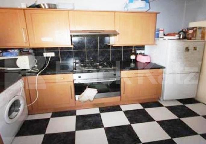 			NEW INSTRUCTION / GREAT FOR STUDENTS!!! Available mid August!, 4 Bedroom, 1 bath, 1 reception Flat			 Royal college street, Camden